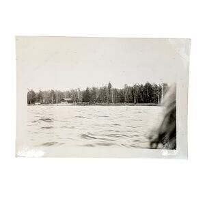 Vtg Lake Cabin Vacation Original Monochrome Photo 1946 Found Snapshot Landscape